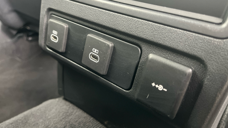 Jaguar F-Pace 3.0 D300 R-Dynamic SE Black 90th Anniv 5dr Auto Diesel Estate